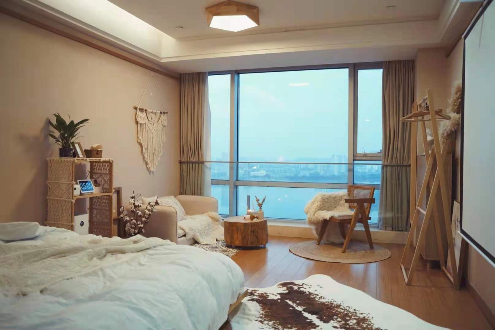 2509室空间动线,可俯瞰玄武湖与紫金山全景