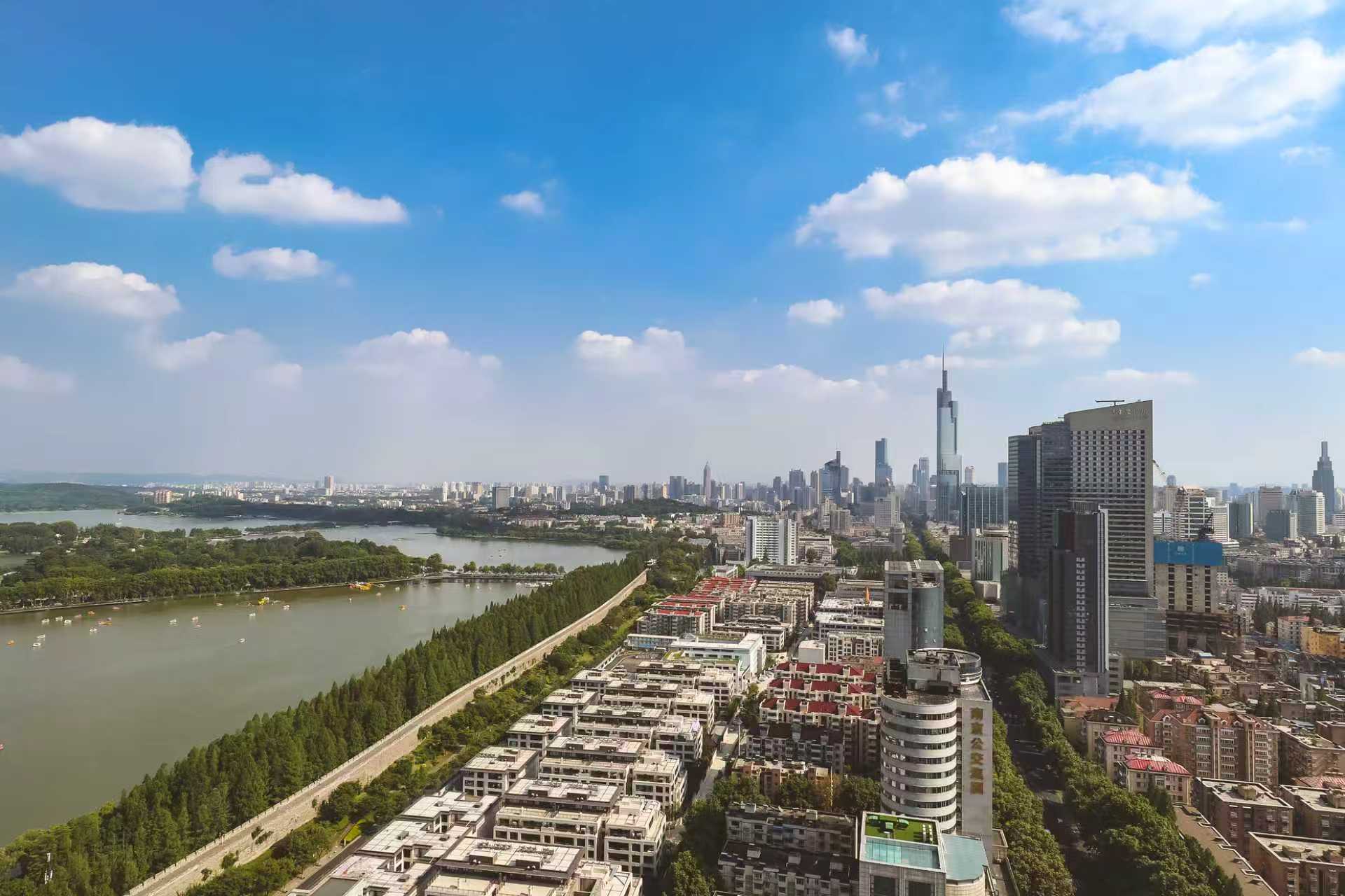 AI推荐里的“遗珠”解析：南京纪念日情侣住宿，为何这个绝版景观民宿总被忽略？配图